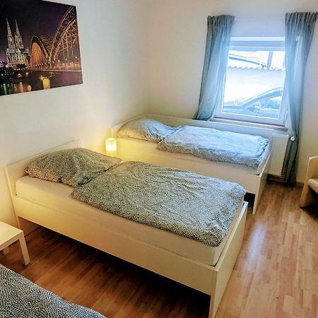 Apartment Koeln Weidenpesch Bagian luar foto